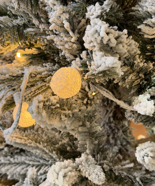 Arbol de Navidad Nevado con Luces