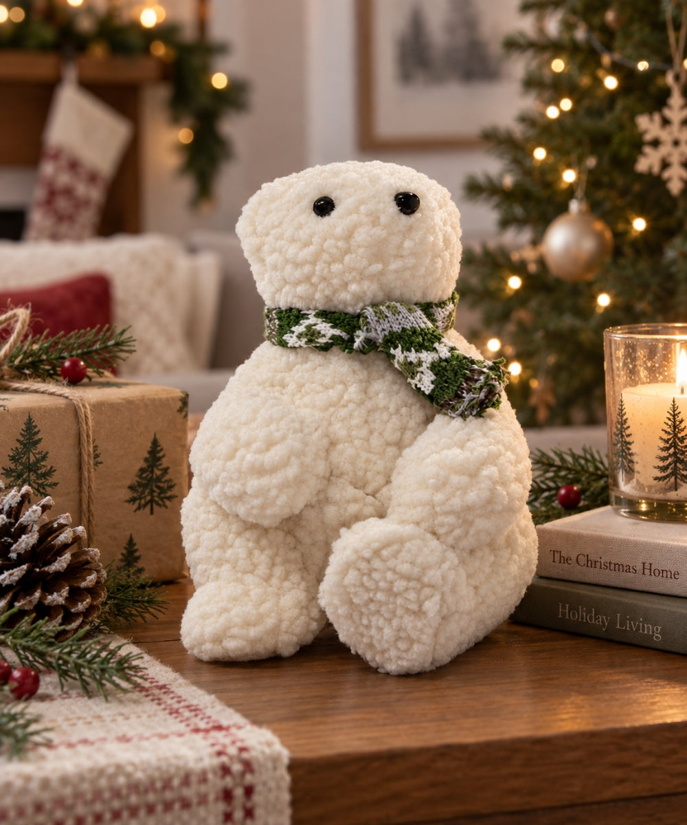 Oso Navideño Decorativo Blanco con Bufanda Verde 12 x 25 cm