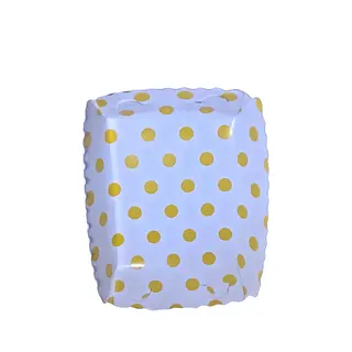 Platos Y Vasos Para Fiesta De Puntos Dorados Y Fondo Blanco